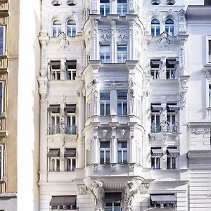 Zur Wiener Staatsoper מלון