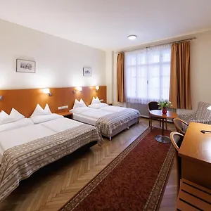 Continental Hotel-pension לינה וארוחת בוקר
